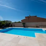 8pers Air Conditioning Heated Pool Vila